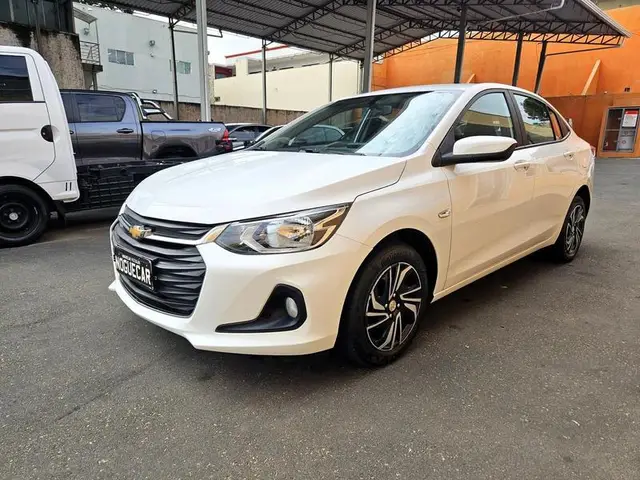 Carro Chevrolet Onix Plus 2024 LT 1.0