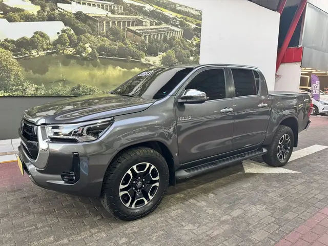 Carro Toyota Hilux Cabine Dupla 2023 SRX 4x4 2.8 Diesel