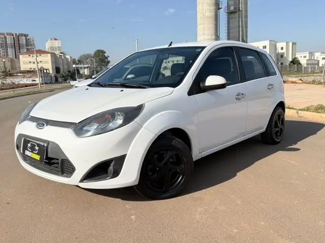 Carro Ford Fiesta Hatch 2013 Rocam 1.0 (Flex)