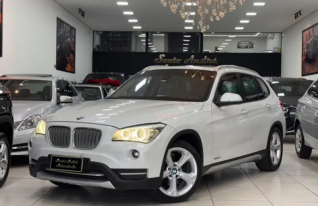 Carro BMW X1 2014 2.0 sDrive20i (Aut)