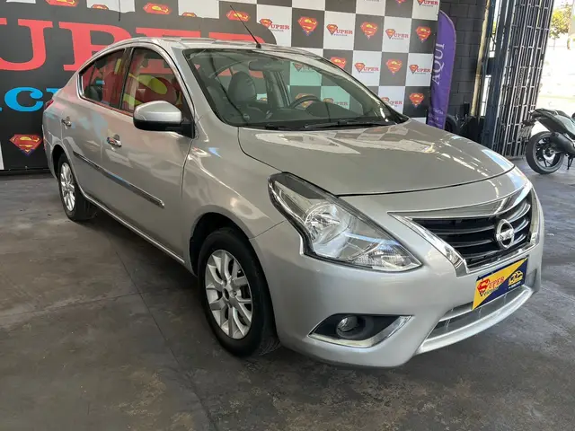 Carro Nissan Versa 2017 1.6 16V SV (Flex)
