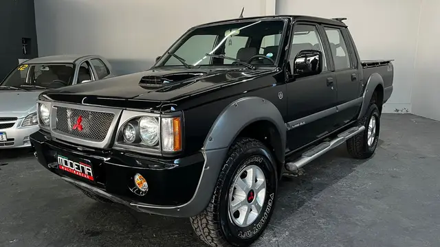 Carro Mitsubishi L200 2003 L 200 HPE 4x4 2.5 (cab. dupla)