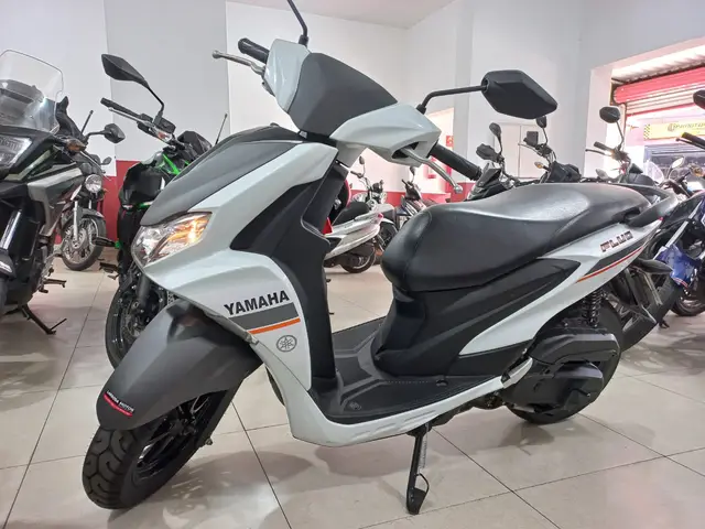 Moto Yamaha Fluo 2023 ABS