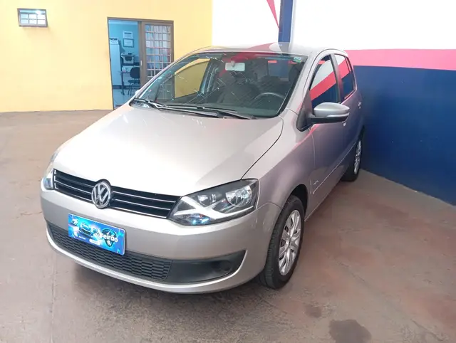 Carro Volkswagen Fox 2013 1.0 VHT (Flex) 4p