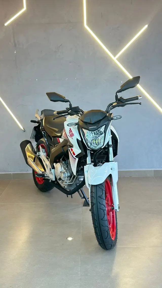 Moto Honda CB 250F Twister 2022 (CBS)