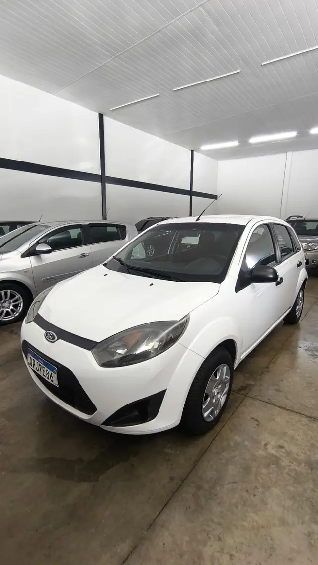 Carro Ford Fiesta Hatch 2013 Rocam 1.0 (Flex)