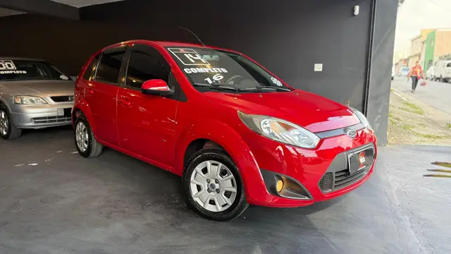 Carro Ford Fiesta Hatch 2014 SE Plus 1.6 RoCam (Flex)