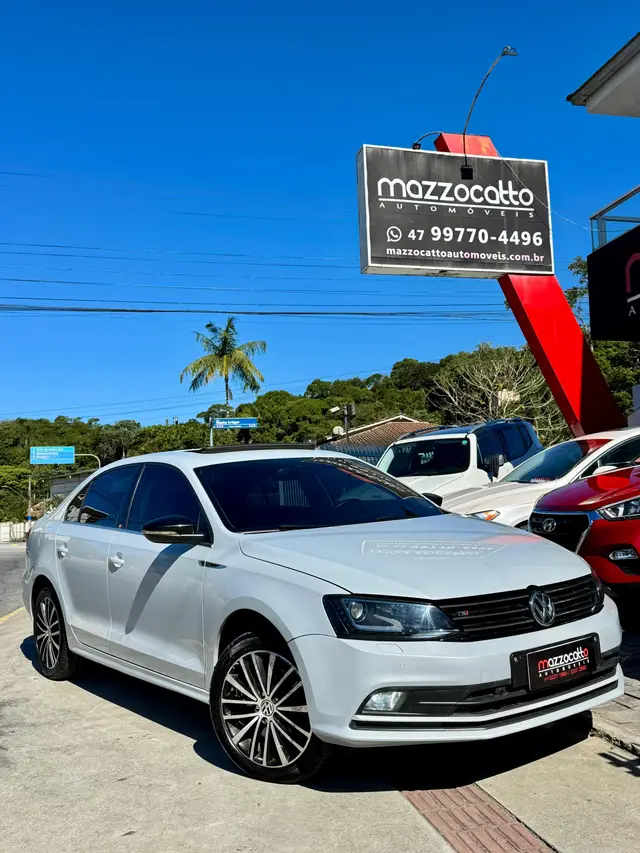 Carro Volkswagen Jetta 2017 2.0 TSI Highline Tiptronic