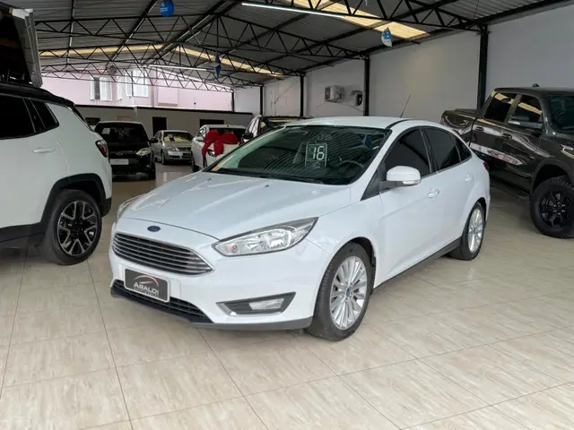 Carro Ford Focus Sedan 2016 Titanium 2.0 PowerShift