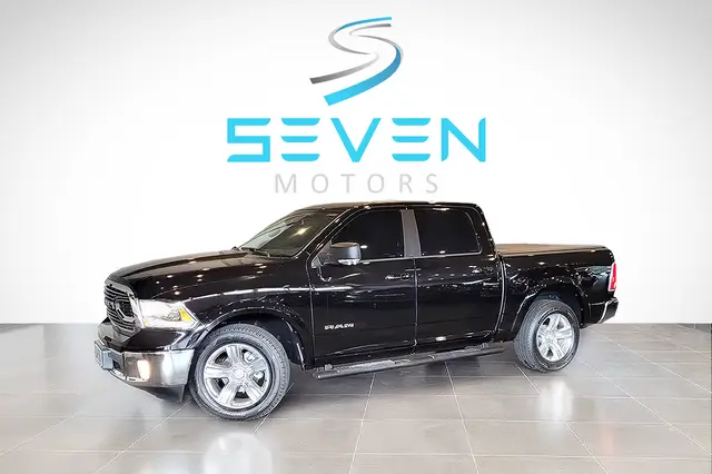Carro RAM Classic 2023 Laramie 5.7