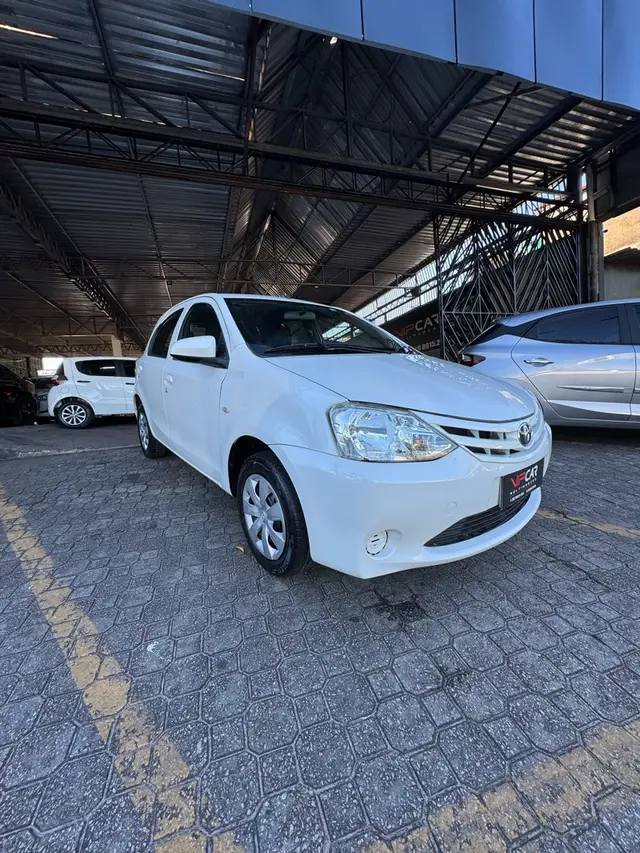 Carro Toyota Etios 2015 X 1.3 (Flex)