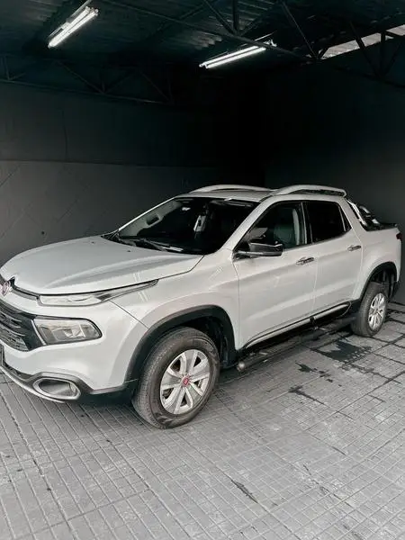 Carro Fiat Toro 2017 Volcano 2.0 diesel AT9 4x4