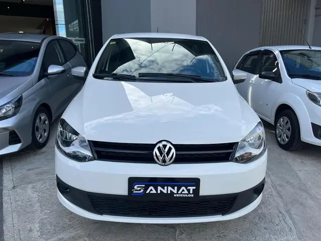 Carro Volkswagen Fox 2014 1.0 TEC (Flex) 2p