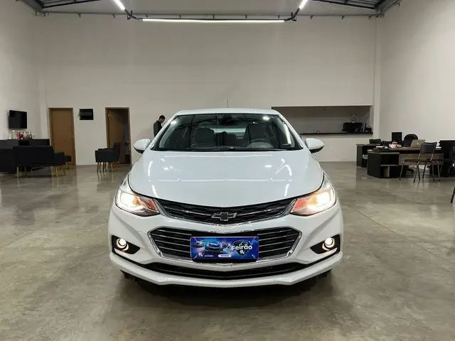 Carro Chevrolet Cruze 2019 HB Black Bow Tie 1.4 TB Flex Aut.