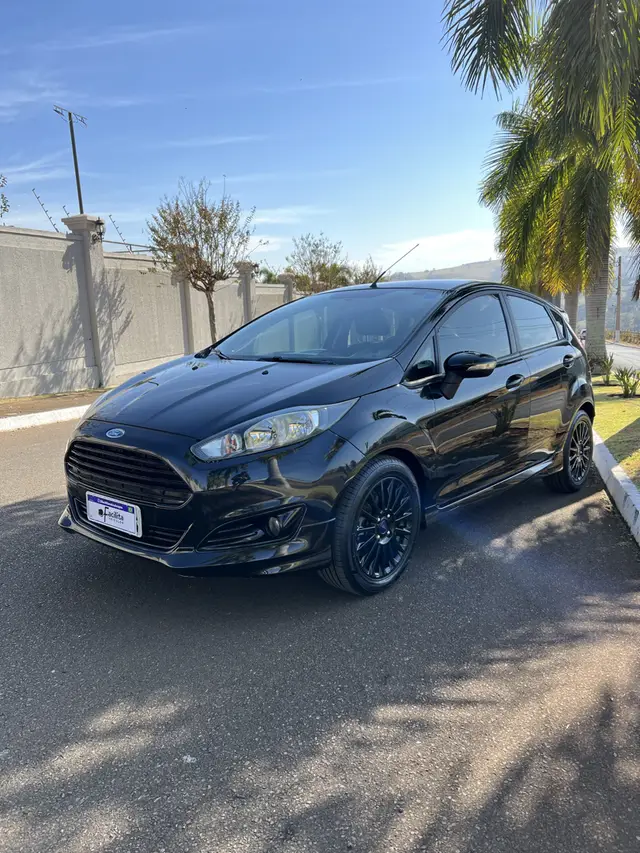 Carro Ford Fiesta Hatch 2016 1.6 (Flex)
