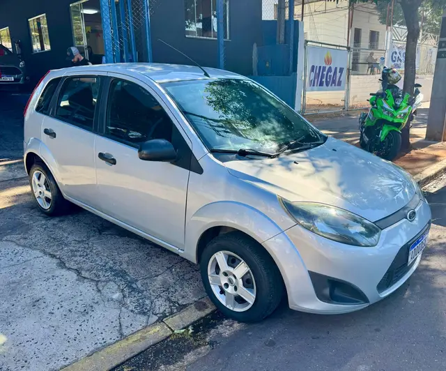 Carro Ford Fiesta Hatch 2011 1.0 (Flex)