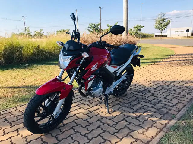 Moto Honda CB 250F Twister 2017 Standard