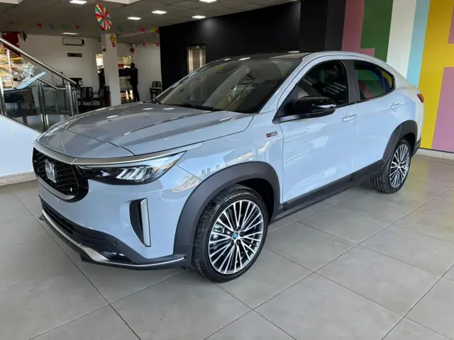 Carro Fiat Fastback 2026 Turbo 200