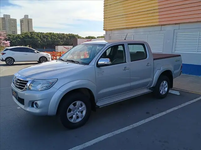 Carro Toyota Hilux Cabine Dupla 2015 Hilux 2.7 SRV CD 4x4 (Flex) (Aut)