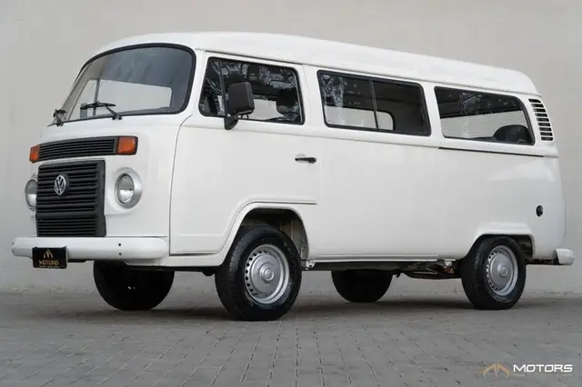 Carro Volkswagen Kombi 2013 Escolar 1.4 (Flex)