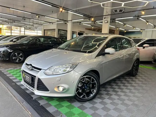 Carro Ford Focus Hatch 2014 Titanium 2.0 16V PowerShift