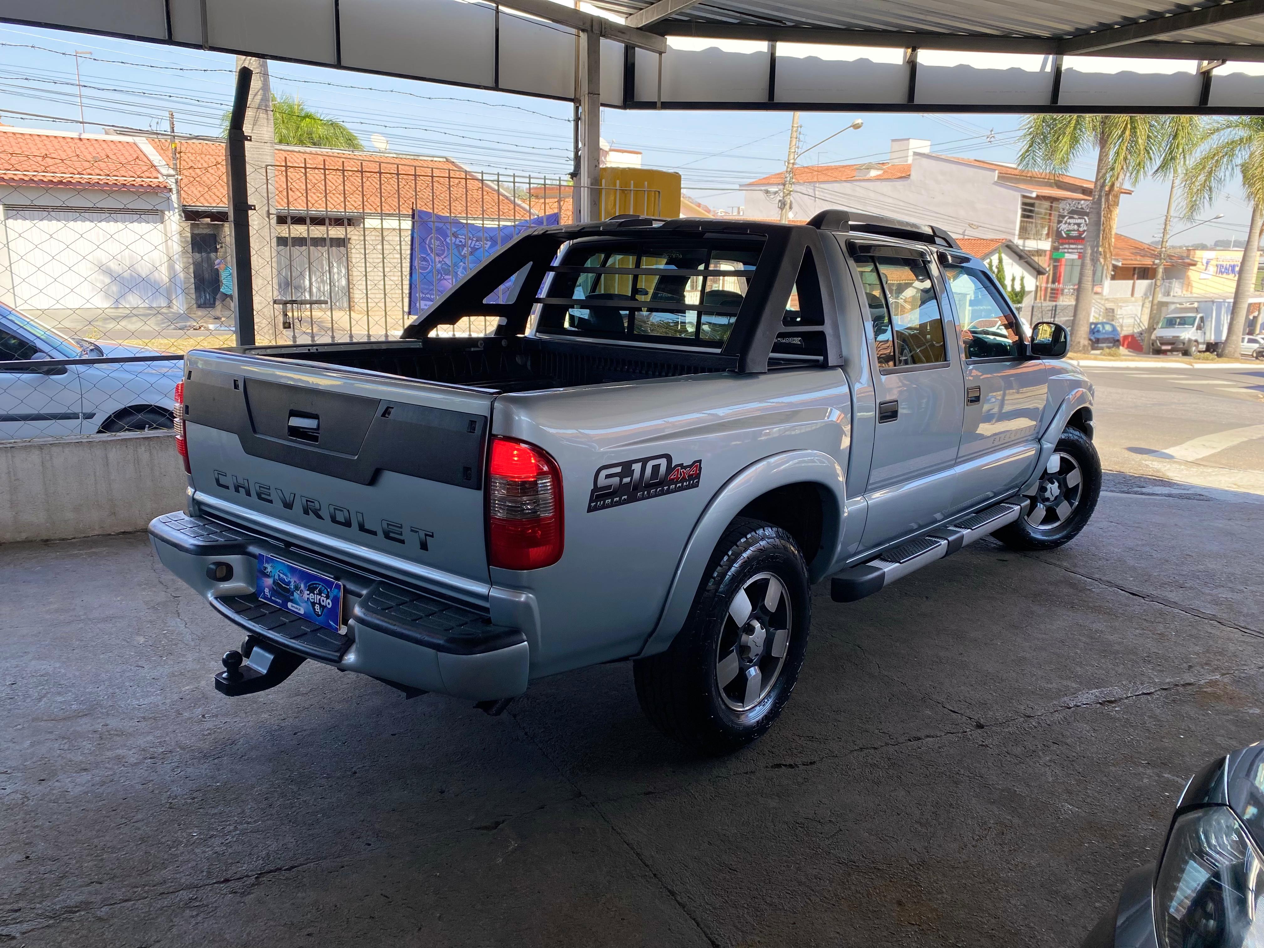 Chevrolet S10 Cabine Dupla S10 Executive 4x4 2.8 Turbo Electronic (Cab Dupla)