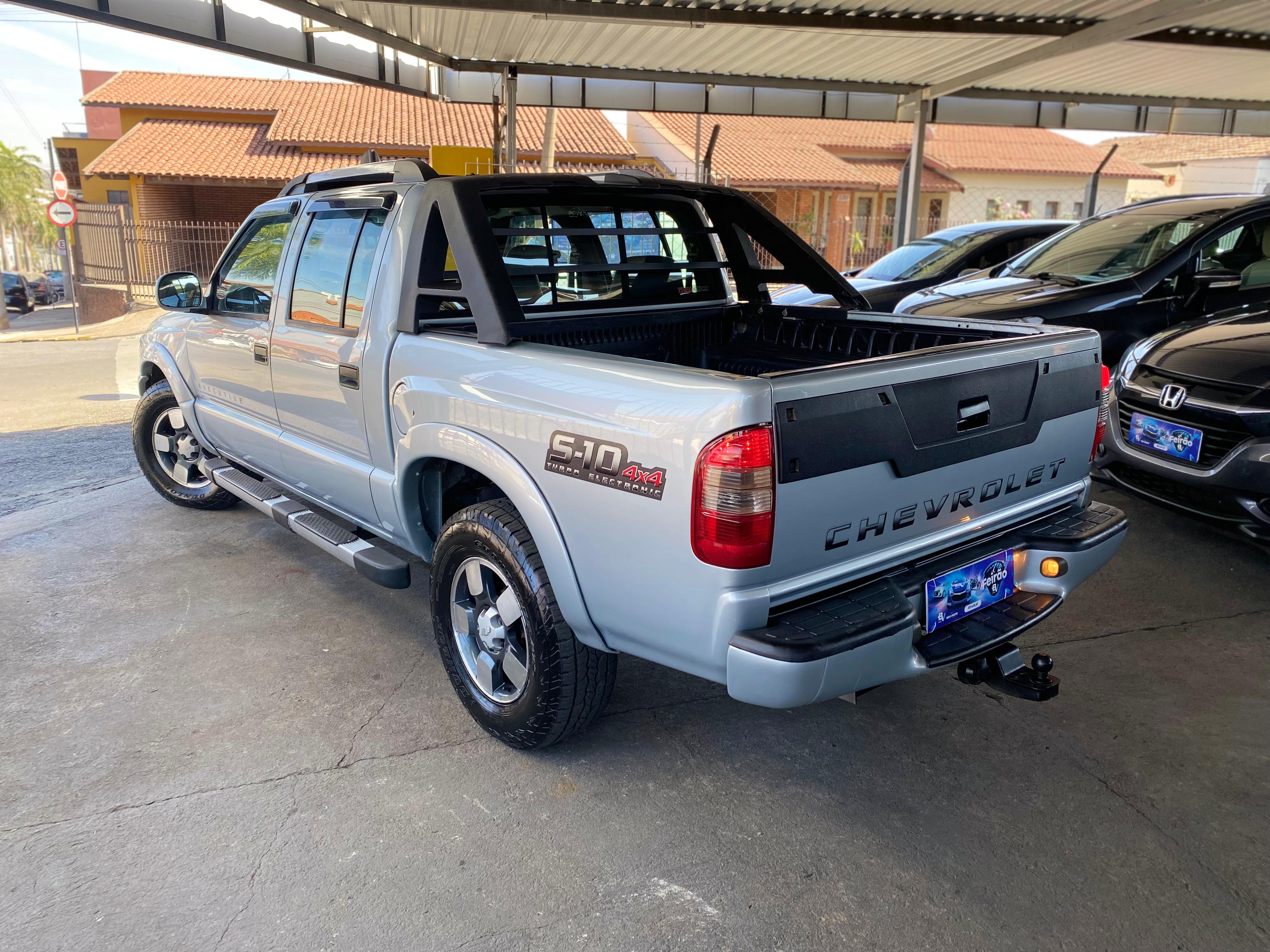 Chevrolet S10 Cabine Dupla S10 Executive 4x4 2.8 Turbo Electronic (Cab Dupla)