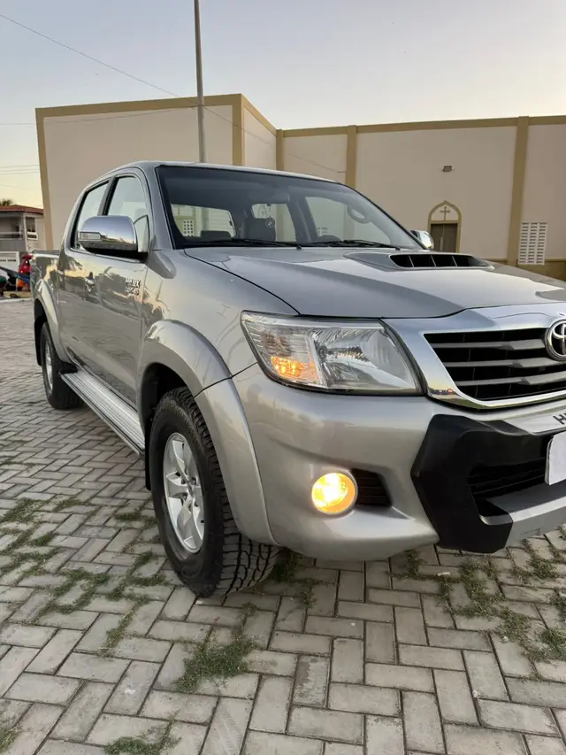 Carro Toyota Hilux Cabine Dupla 2015 Hilux 3.0 TDI 4x4 CD SRV Top (Aut)