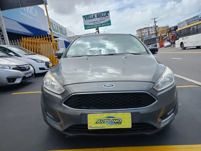 Carro Ford Focus Hatch 2017 SE Plus 2.0 PowerShift