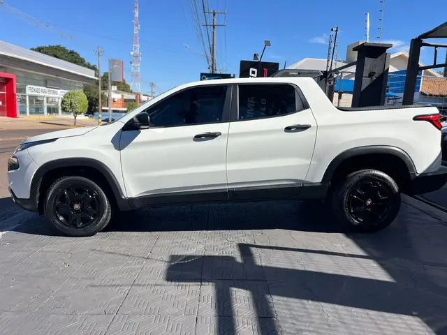 Carro Fiat Toro 2018 Freedom 1.8 AT6 4x2 (Flex)