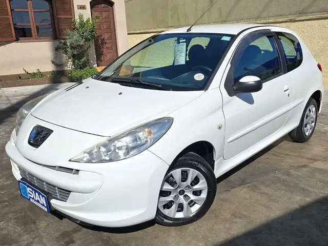 Carro Peugeot 207 2013 Hatch XR 1.4 8V (flex) 2p