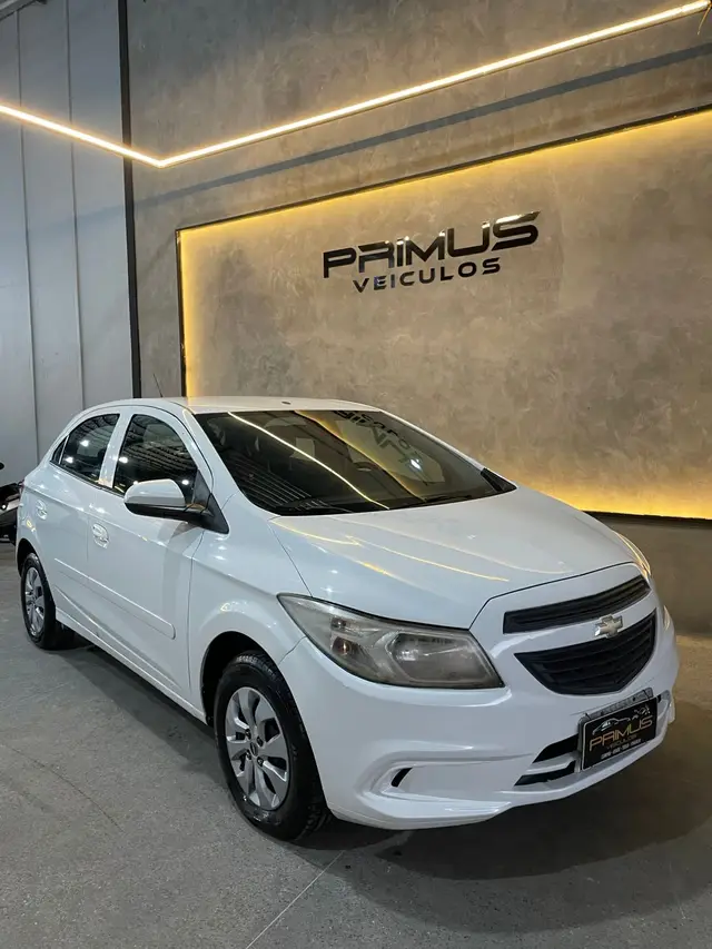 Carro Chevrolet Onix 2015 1.0 LS SPE/4