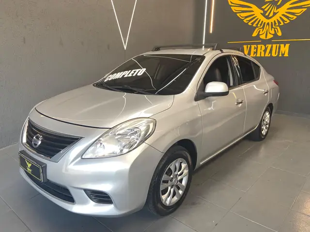 Carro Nissan Versa 2014 1.6 16V SV (Flex)