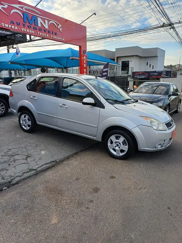 Carro Ford Fiesta Sedan 2009 1.0 (Flex)