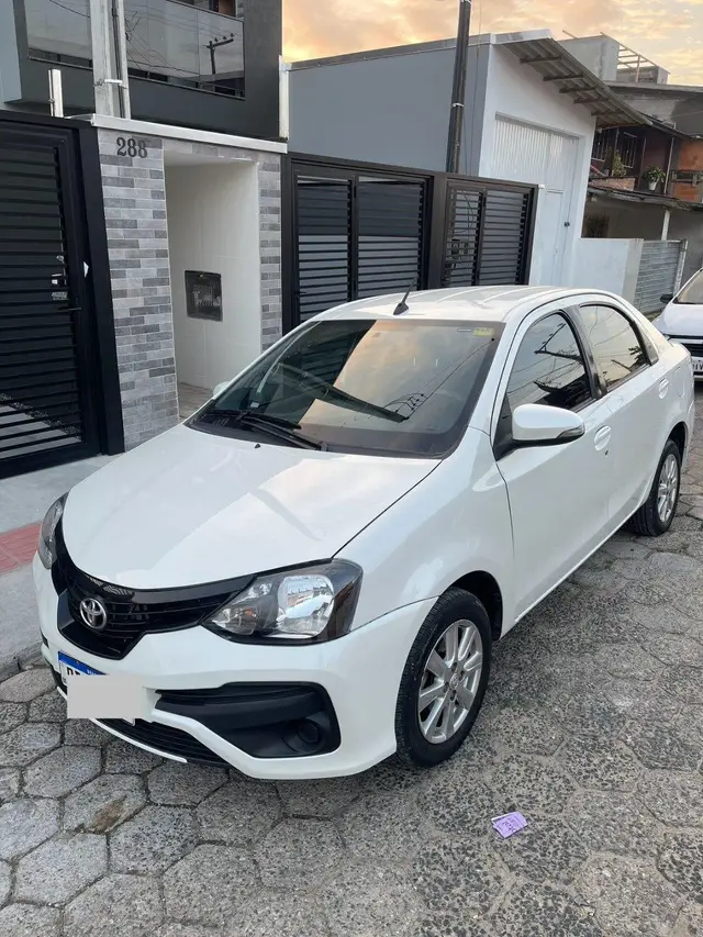 Carro Toyota Etios Sedan 2021 X Plus 1.5 (Flex)