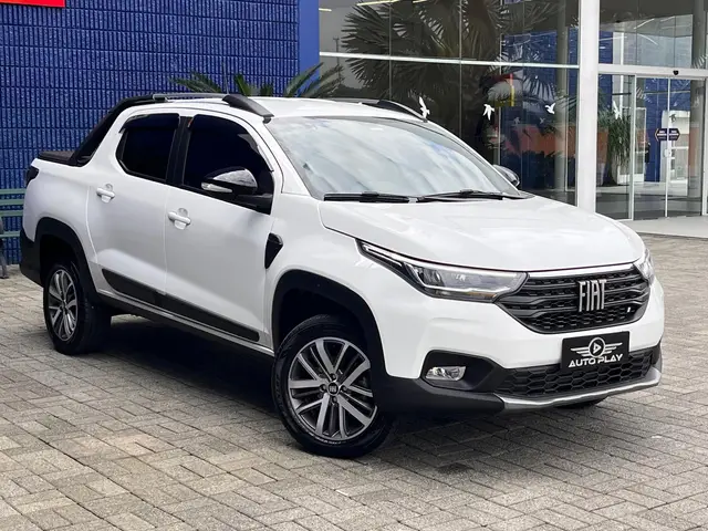 Carro Fiat Strada 2025 Volcano 1.3