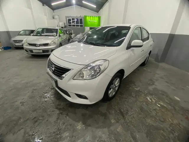 Carro Nissan Versa 2014 1.6 16V SL (Flex)