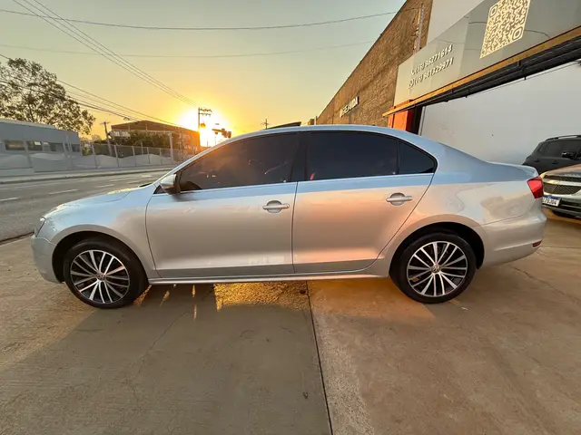 Carro Volkswagen Jetta 2012 2.0 TSI Highline DSG