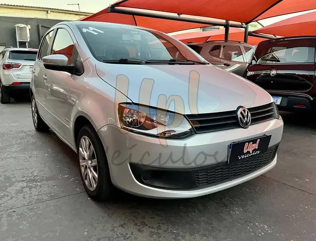 Carro Volkswagen Fox 2011 1.0 8V (Flex) 4p