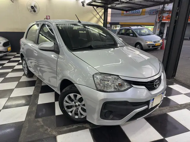 Carro Toyota Etios 2018 XS 1.5 (Aut) (Flex)