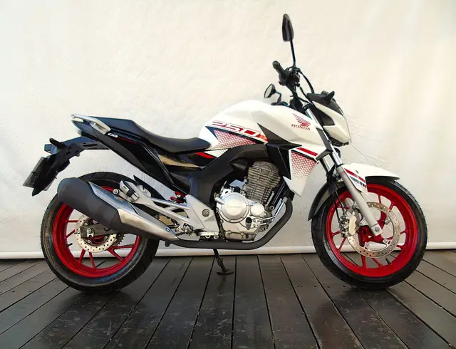 Moto Honda CB 250F Twister 2022 (CBS)
