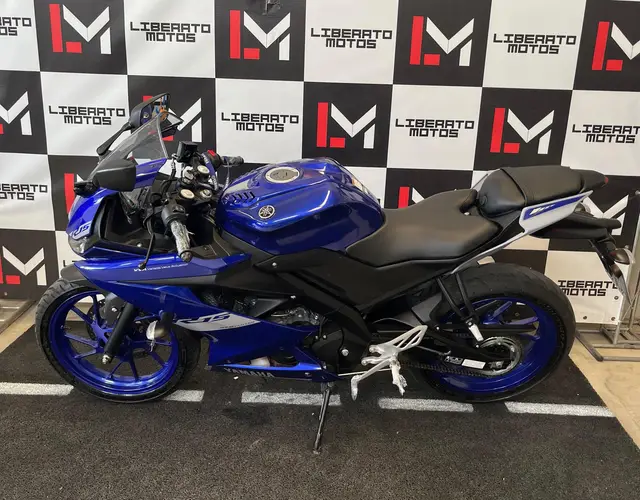 Moto Yamaha YZF R15 2024 ABS