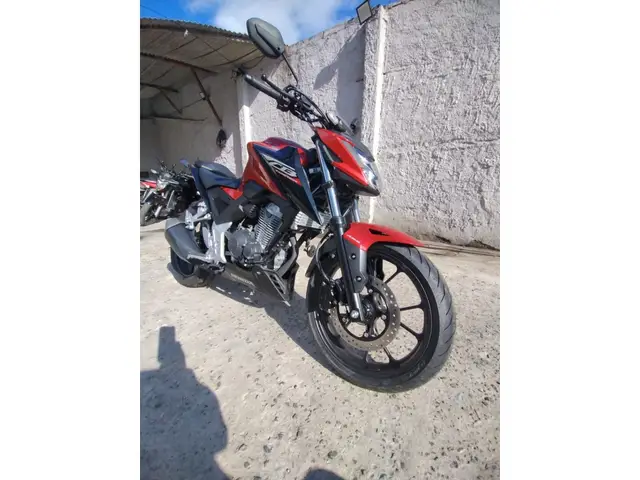 Moto Honda CB 300F Twister 2025 (ABS)