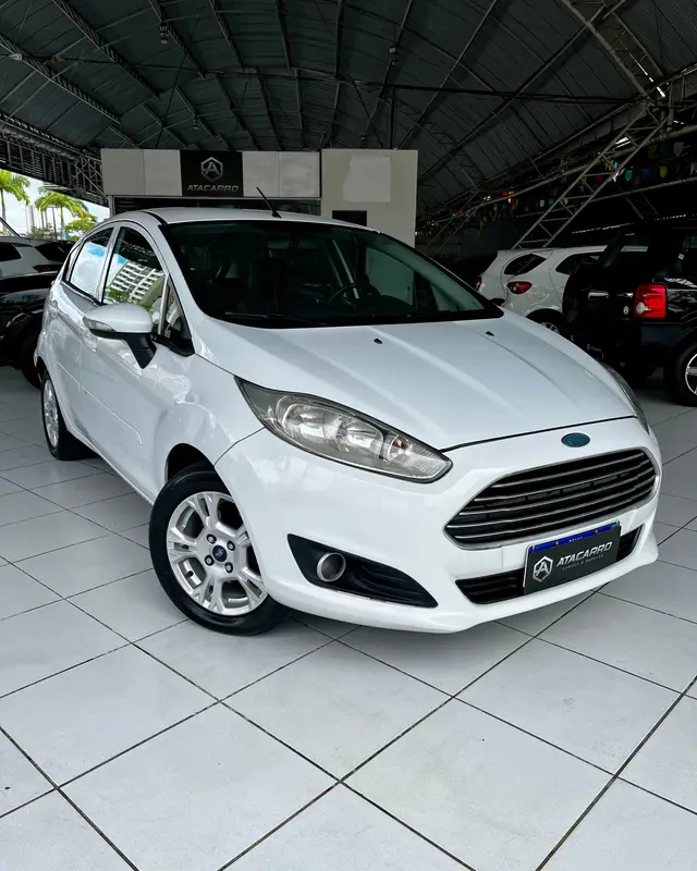 Carro Ford Fiesta Hatch 2014 SE Plus 1.6 RoCam (Flex)