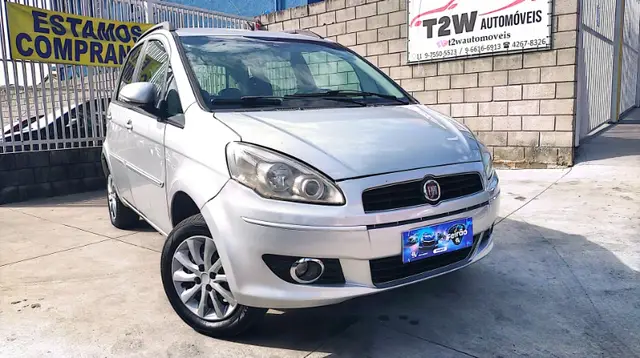 Carro Fiat Idea 2011 Attractive 1.4 8V (Flex)