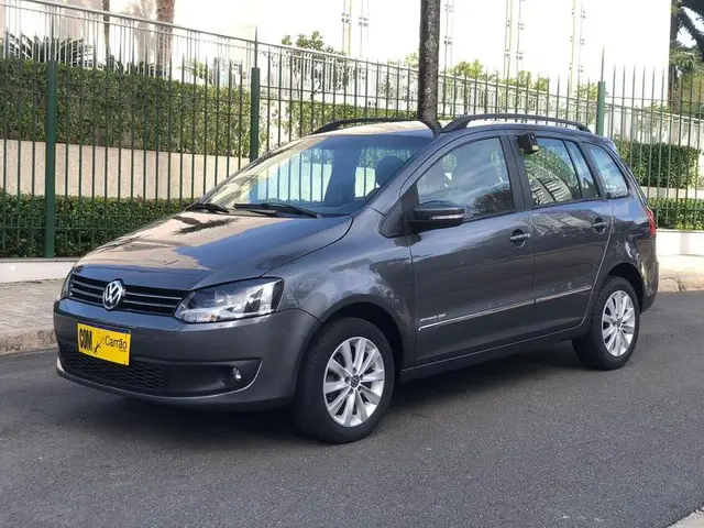 Carro Volkswagen SpaceFox 2011 Sportline iMotion 1.6 8V (Flex) (Aut)