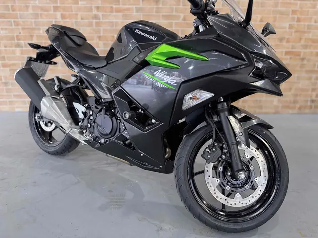 Moto Kawasaki Ninja 2025 500