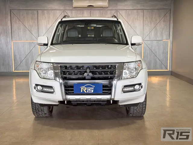 Carro Mitsubishi Pajero 2018 HPE 3.5 4x4 Flex 5p Aut.