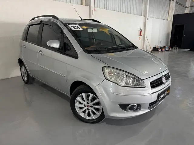 Carro Fiat Idea 2013 Attractive 1.4 8V (Flex)