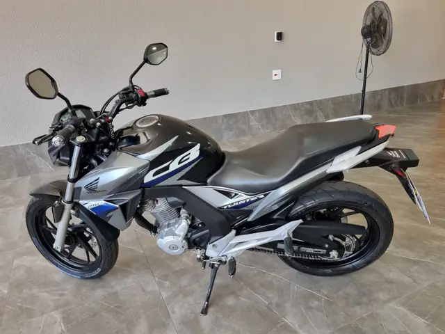 Moto Honda CB 250F Twister 2019 Standard